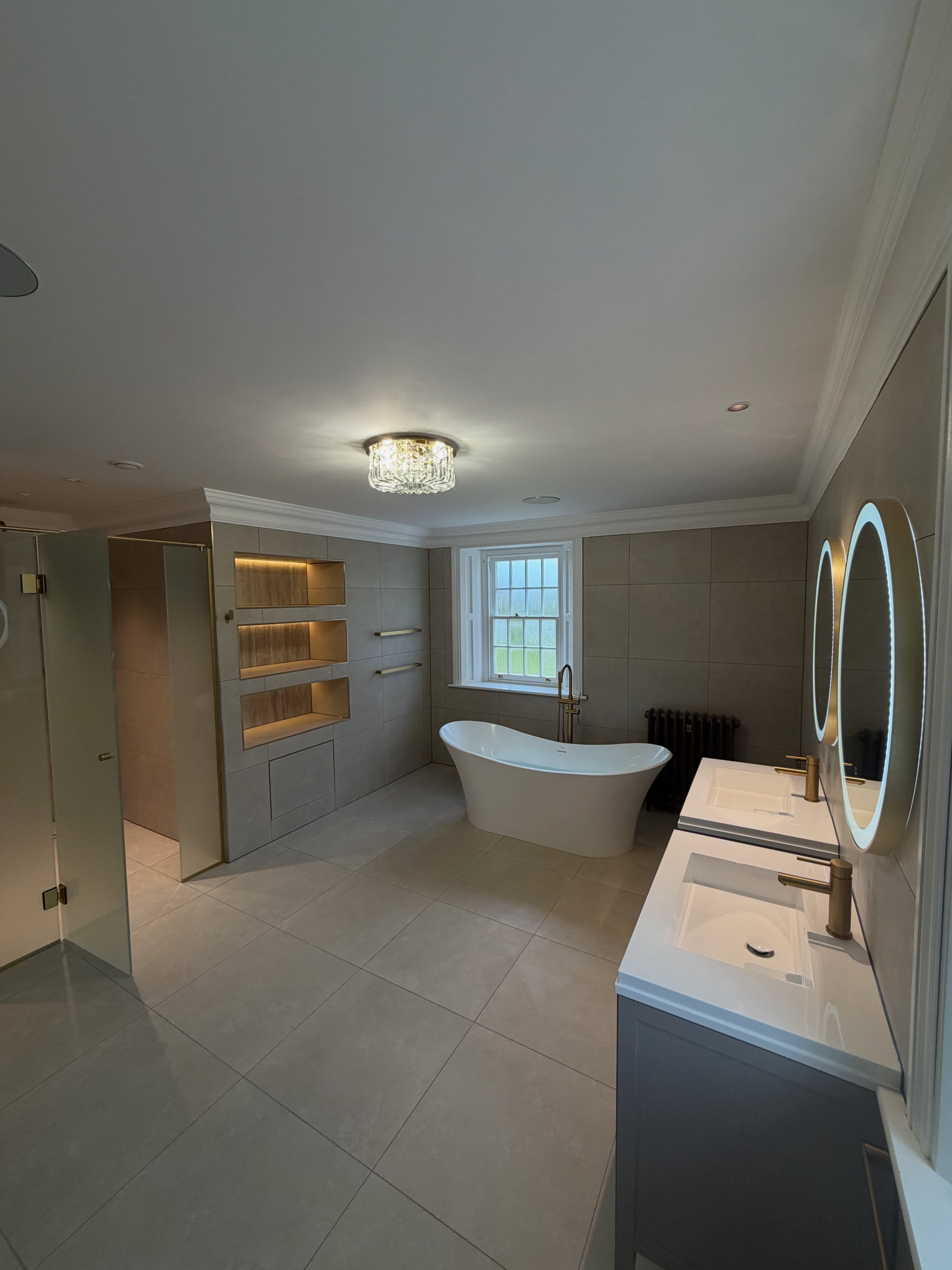 Shower tray sealant finish