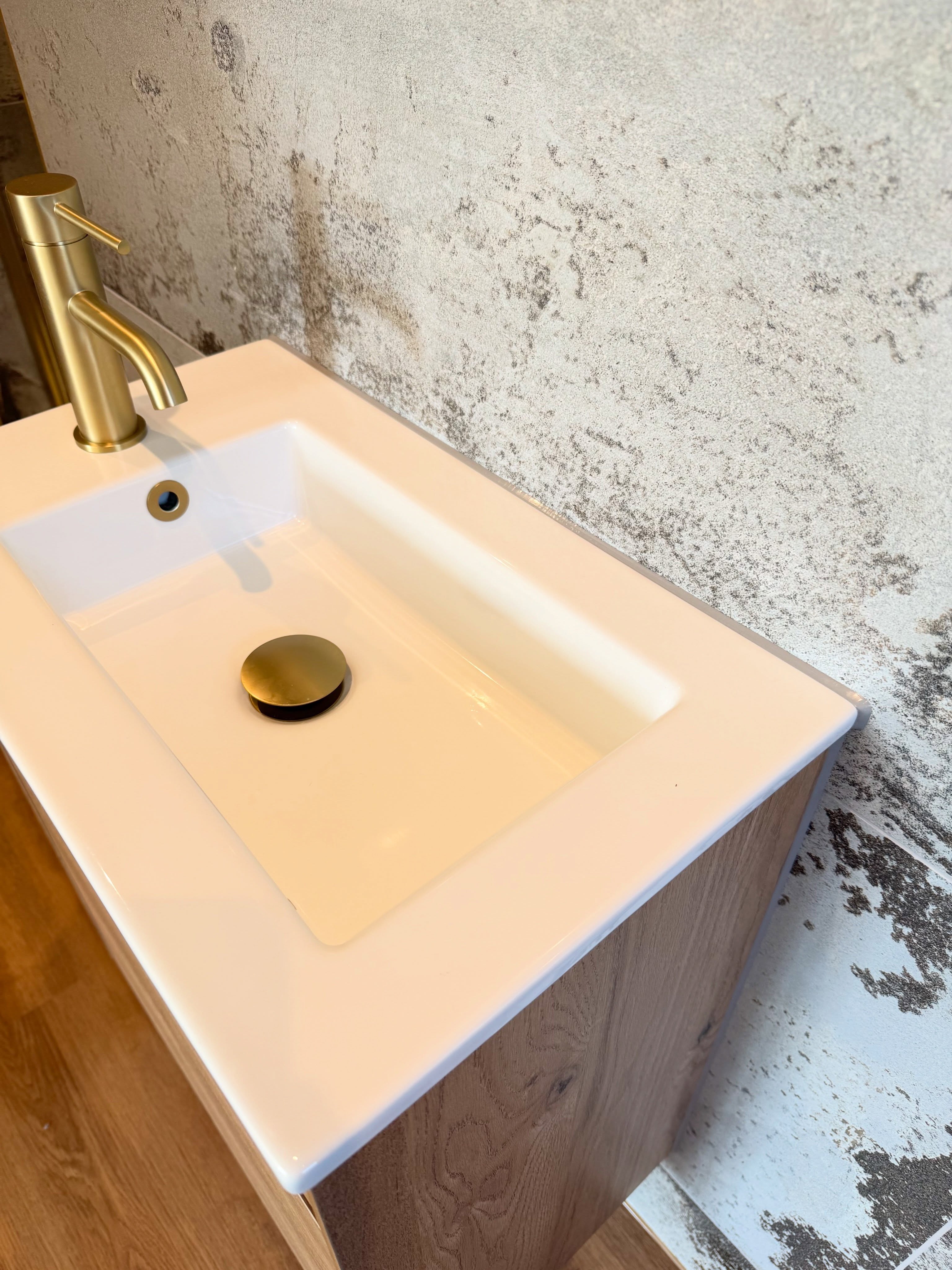 Bathroom silicone reseal